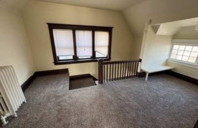 713 S 31st photos photos