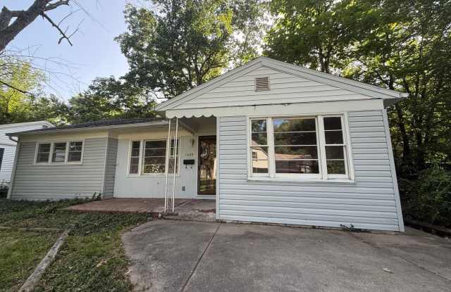 Charming 3 Bedroom 1 Bath Home AVAILABLE NOW!! photos photos Charming 3 Bedroom 1 Bath Home AVAILABLE NOW!! photos photos