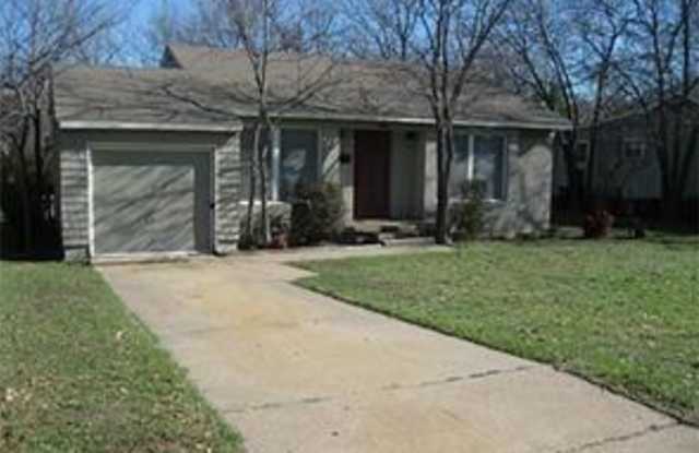3616 W Seminary Drive - 3616 West Seminary Drive, Fort Worth, TX 76109