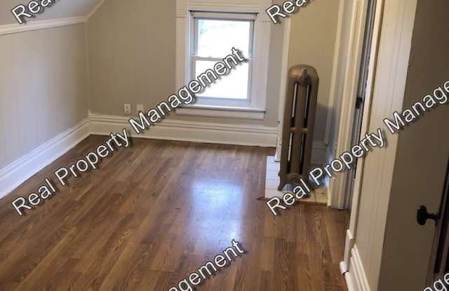 One Bedroom Second Floor Gallery 4