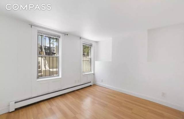 259 8th Street Gallery 3