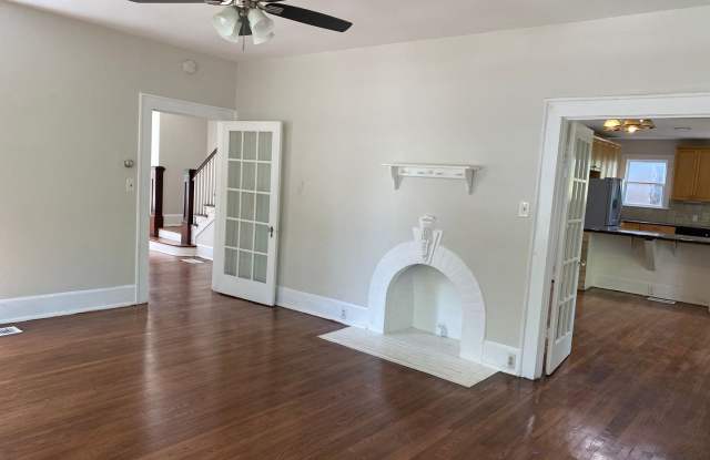 UT PRE-LEASE: 6 Bedroom Home w/ 2 Living Areas, Short Bike/Walk to UT Gallery 4