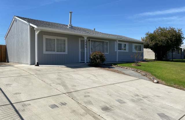 Cozy Home on a Huge Lot photos photos