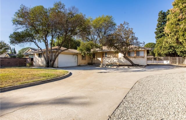 8835 Paso Robles Avenue - 8835 Paso Robles Avenue, Los Angeles, CA 91325