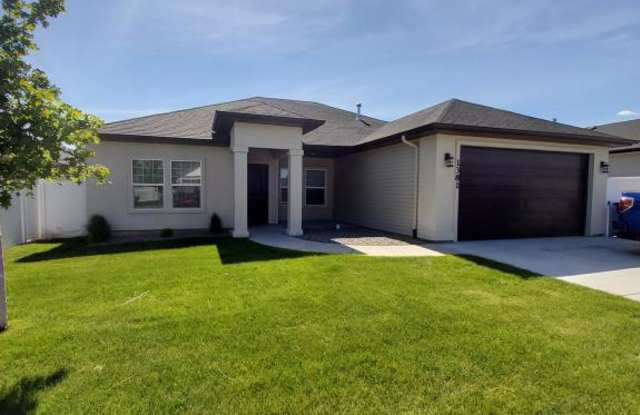 1381 Blue Grouse Way photos photos