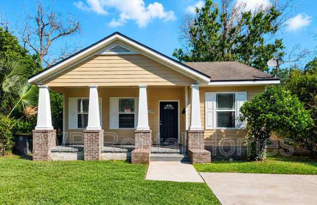 1149 28th St W photos photos
