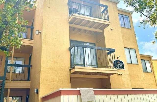 2929 Winkler Avenue unit: 1018 photos photos