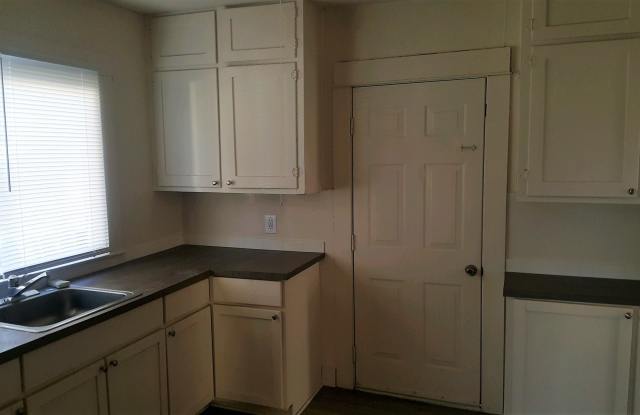 2 Bedroom/1 Bathroom Near Hays Park photos photos
