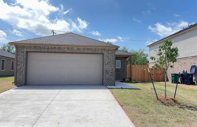 Brand New Beautiful and Spacious 4 Bedroom 2 Bath Home in Mustang Schools photos photos