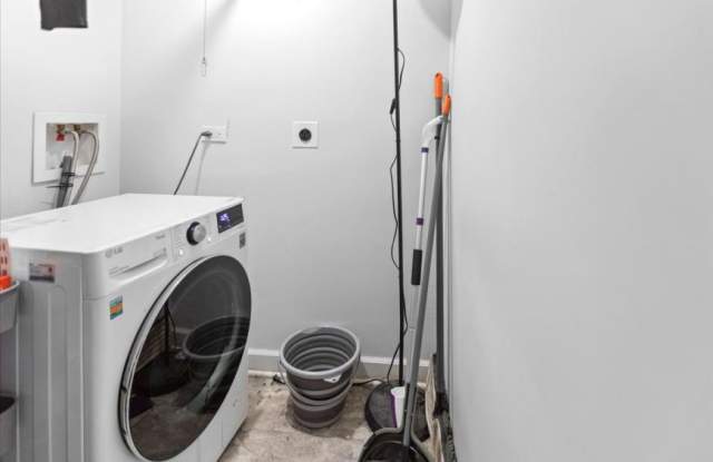 442 W Arlington photos photos