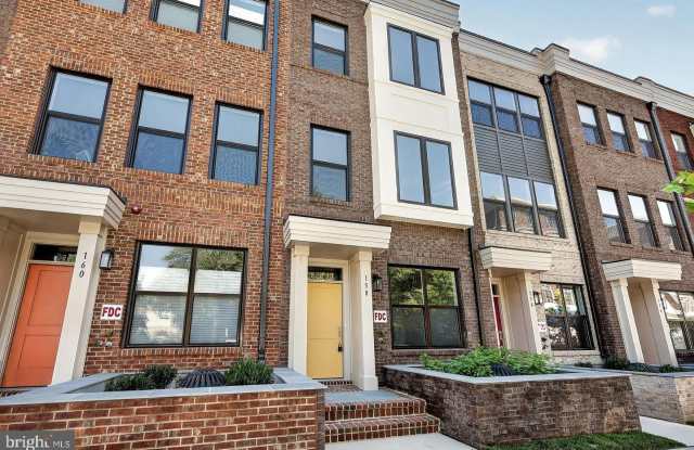158 N LEE Gallery 3