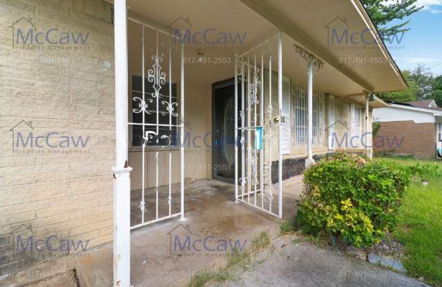 Cute 3/2/1 in Dallas! - 425 Highcrest Drive, Dallas, TX 75232