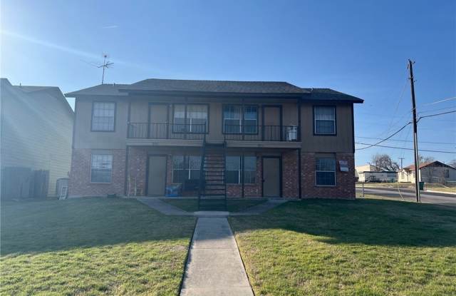 902 Travis Lane photos photos