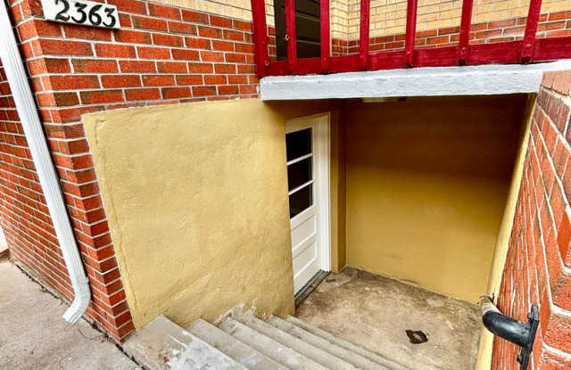 Beautiful Apartment Steps from the University of Denver Campus!! Gallery 3