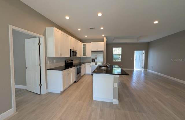 1643 JEANNIN Drive Gallery 3