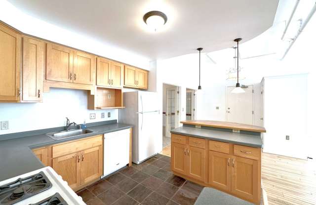 1 bedroom Condo in Cawker Building - 108 West Wells Street, Milwaukee, WI 53203