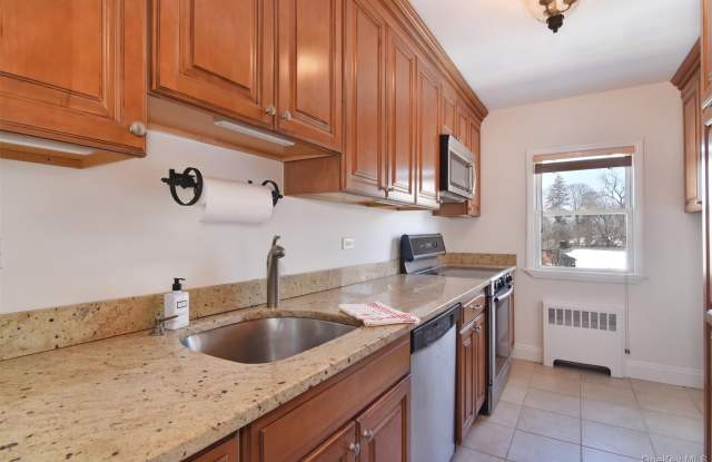 140 N Broadway unit: R-4 photos photos