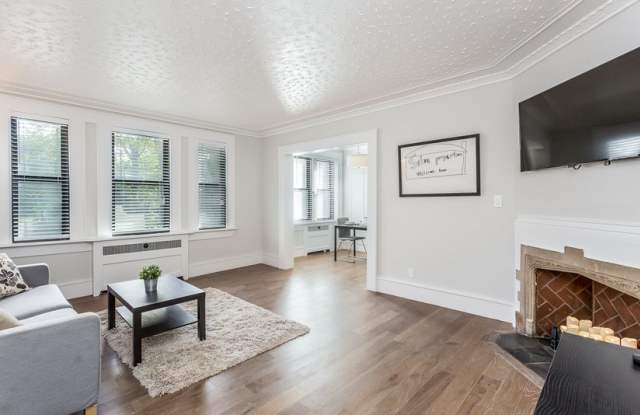 The Van Dyke in West Village Gallery 4