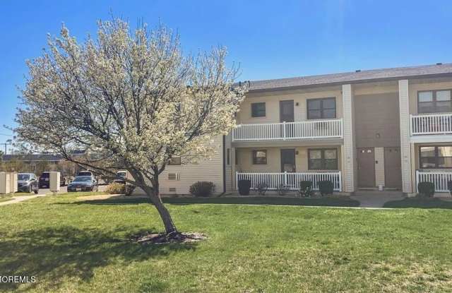 138 Wharfside Drive - 138 Wharfside Drive, Monmouth Beach, NJ 07750 138 Wharfside Drive - 138 Wharfside Drive, Monmouth Beach, NJ 07750