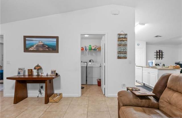 1529 NE Sunview Terrace Gallery 4