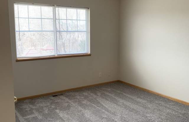 South Lincoln Townhouse Gallery 3