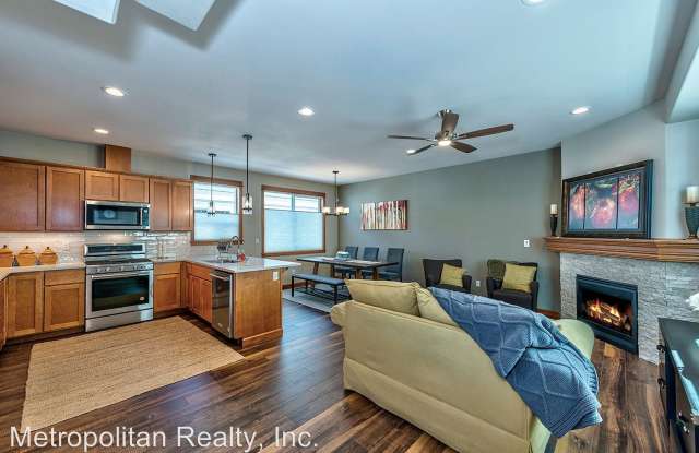 7109 Rainier Dr - 7109 Rainier Drive, Everett, WA 98203