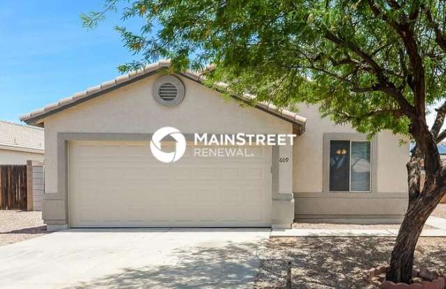 609 South Weaver Drive - 609 South Weaver Drive, Apache Junction, AZ 85120