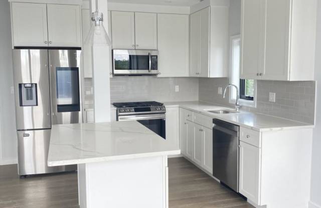 405 Pleasant St. photos photos