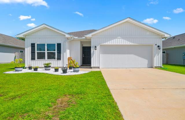 Modern 3 bed 2 bath home in Beulah Gallery 1