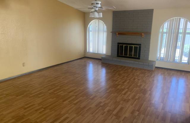 6043 E ACOMA Drive Gallery 2