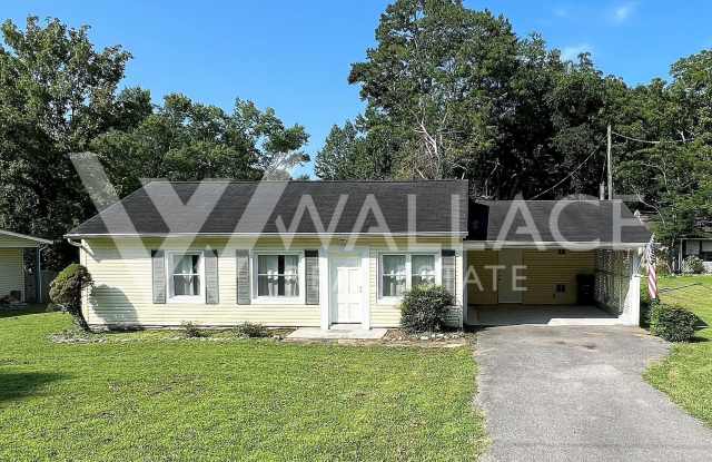NO STEPS...RANCHER HOME LOCATED IN FOUNTAIN CITY!!! - 4807 Seminole Road Northeast, Knoxville, TN 37918