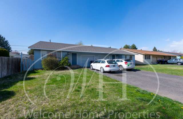2 Bedroom Duplex Apartment with Garage and Fenced Yard photos photos