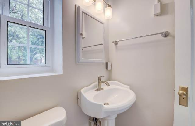 1628 MOUNT EAGLE PLACE photos photos
