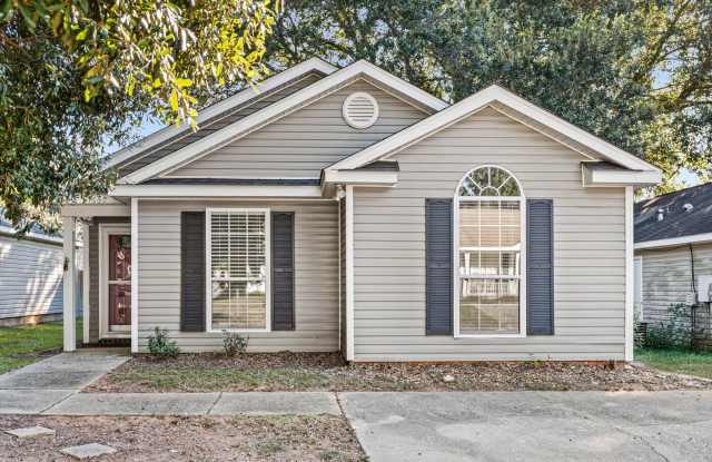 Three Bedroom in West Mobile Gallery 1