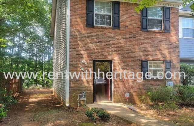 WOW!!!.....AWESOME BRICK TOWNHOME ( CORNER UNIT ) GREAT HOME IN GREAT LOCATION - 6088 Cobblestone Court, Douglasville, GA 30134