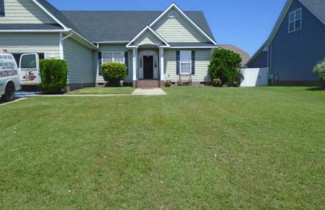 Available NOW, Will go Quickly! Spacious Property in Jack Britt School District! Gallery 1