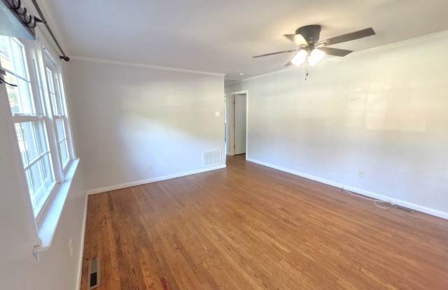 3 bedroom/1 bathroom- Big Bethel Heights Gallery 4