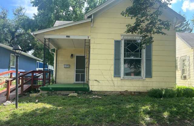 2 Bedroom 1 Bath House Available in Connersville photos photos