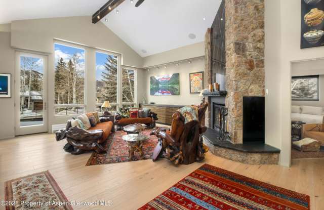 500 Fairway Drive Gallery 4