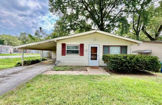 100 Young Dr - 100 Young Drive, Hazelwood, MO 63135