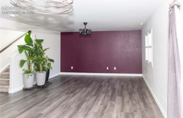 10744 Traders Parkway Gallery 4