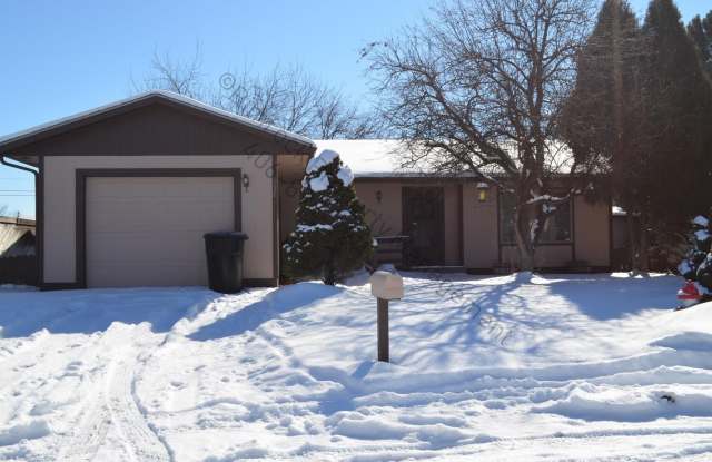 This beautifully maintained 3-bedroom, 2-bath single-family home photos photos