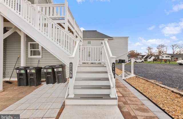 215 PICCADILLY unit: B photos photos