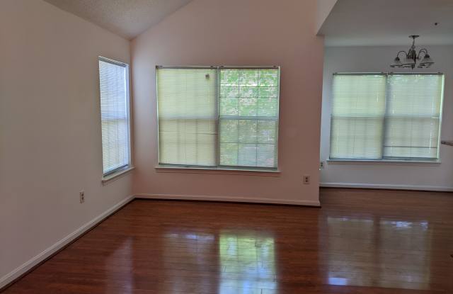 15764 Easthaven Ct Gallery 2