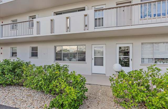 Furnished Rental – 1BD/1BA Condo in Ironwood-Pinebrook Gallery 3