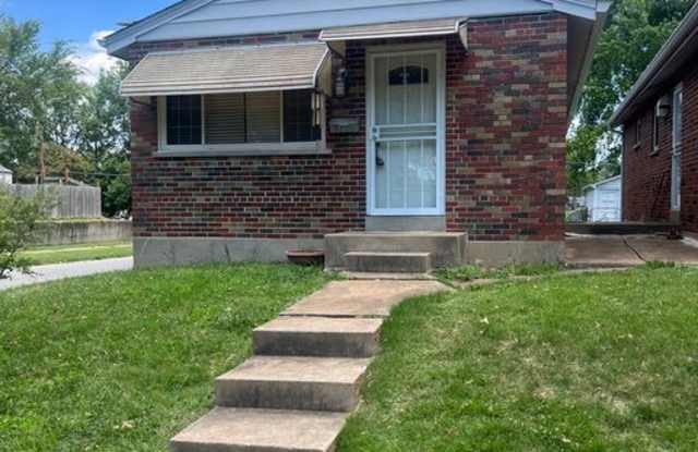 4100 E Iowa Ave - 4100 East Iowa Avenue, St. Louis, MO 63118