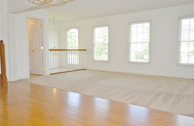2017 Trillium Court Gallery 4