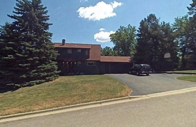 2866 Lakeview Ave - 2866 Lakeview Street, Roseville, MN 55113