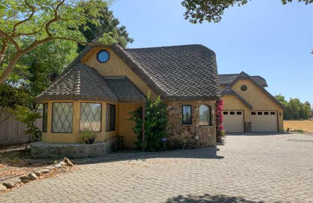 2 Bedroom Country Home in Hollister photos photos