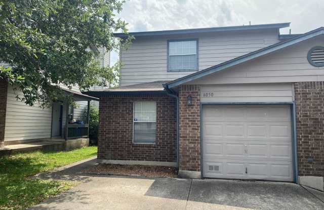 July Move-In Special- 3/2.5 in Gated Community Near Medical Center photos photos